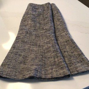 NWT!!  Very Feminine Talbot's Size 2 Skirt; Fabric great for cooler months